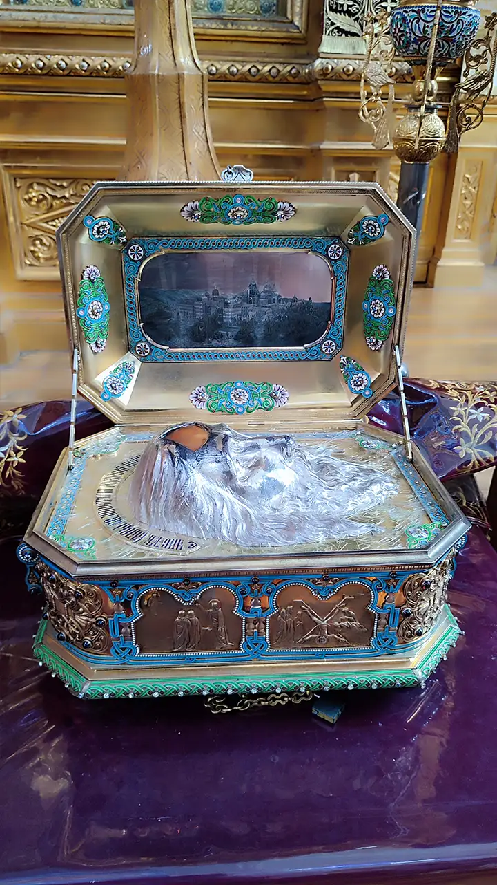 Рака с мощами святого апостола Андрея Первозванного в Андреевском скиту на Афоне